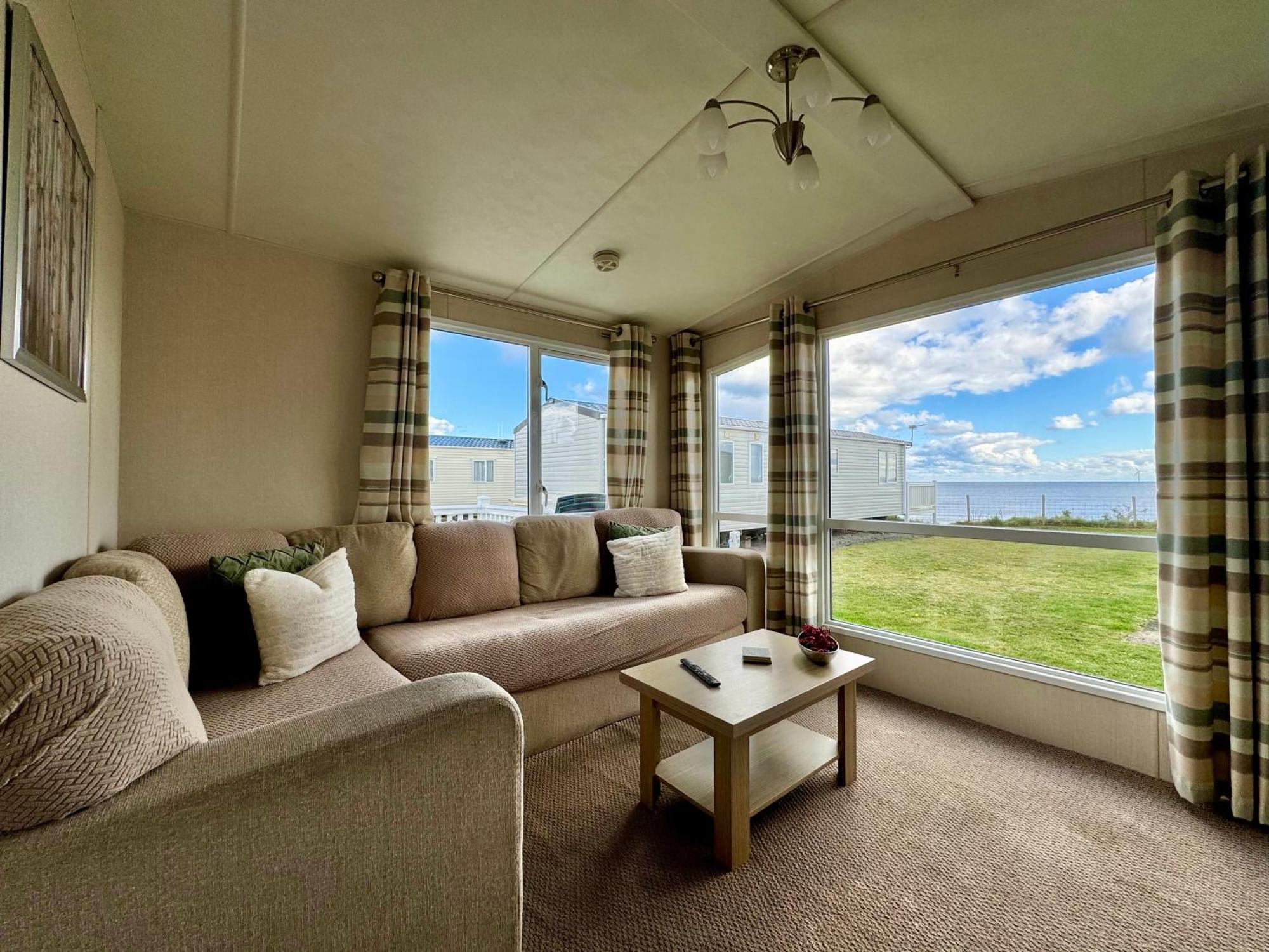New Sea View Platinum Caravan With Huge Decking 泰恩河畔纽卡斯尔 外观 照片