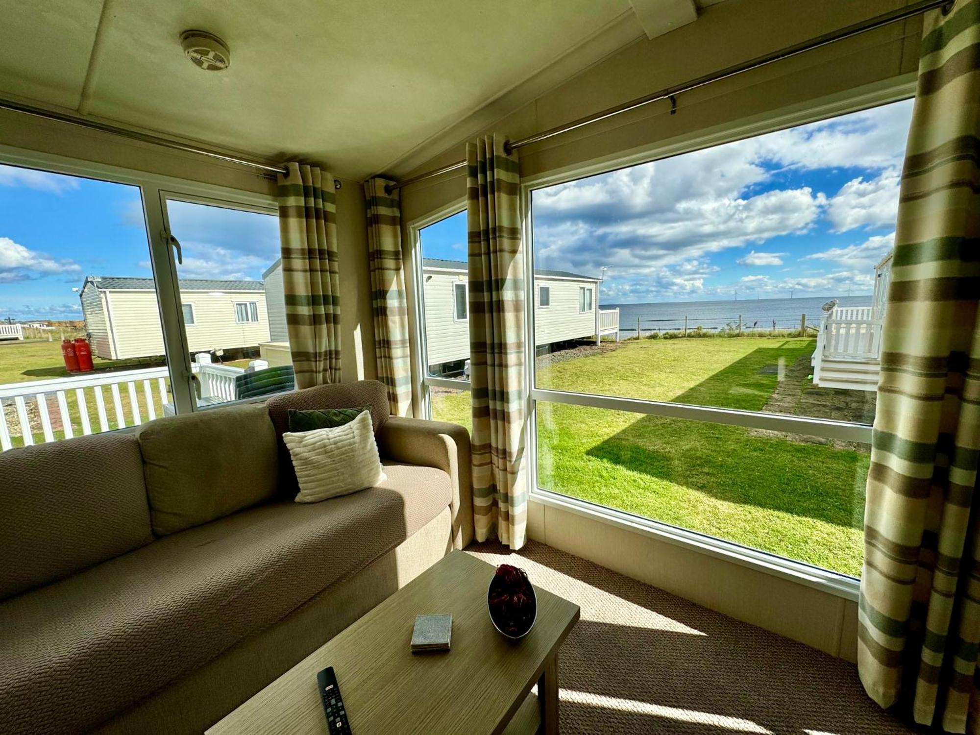 New Sea View Platinum Caravan With Huge Decking 泰恩河畔纽卡斯尔 外观 照片