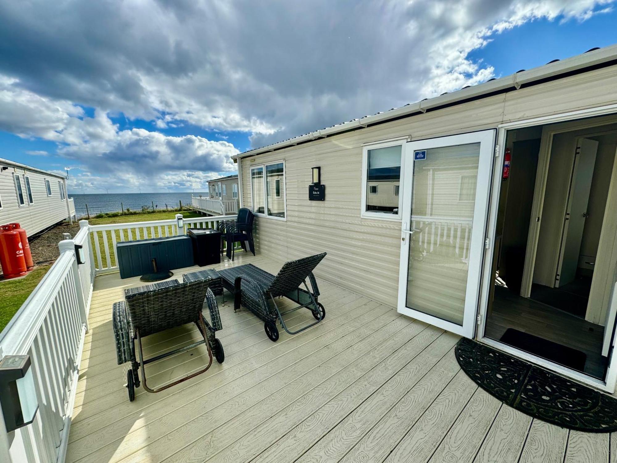 New Sea View Platinum Caravan With Huge Decking 泰恩河畔纽卡斯尔 外观 照片